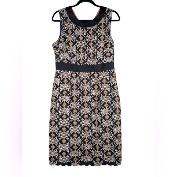 HD in Paris Dresses & Skirts - HD in Paris Black Floral Embroidered Scallop Hem Sleeveless Sheath Dress Size 12